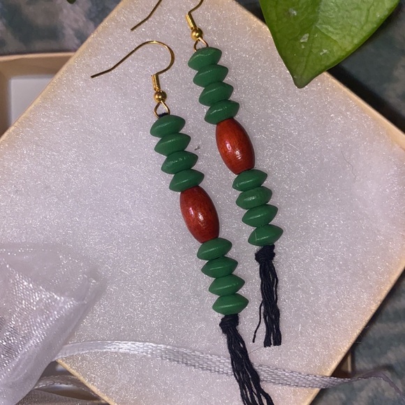 Forest Theme Hand Crafted Macrame Tassel Fringe Earrings Wood Beaded Accents - Picture 5 of 8